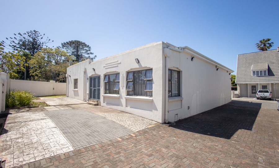 Commercial Property for Sale in Southernwood Eastern Cape